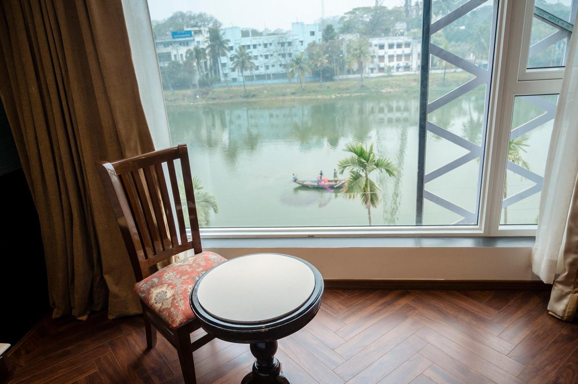 Hotel Lake View Baharampur ภายนอก รูปภาพ