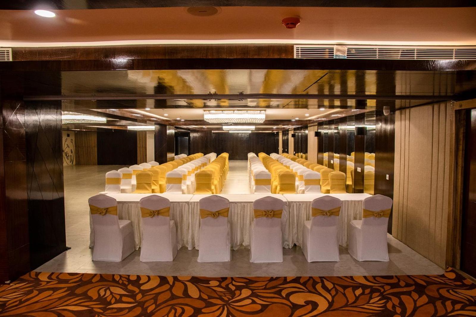 Hotel Lake View Baharampur ภายนอก รูปภาพ