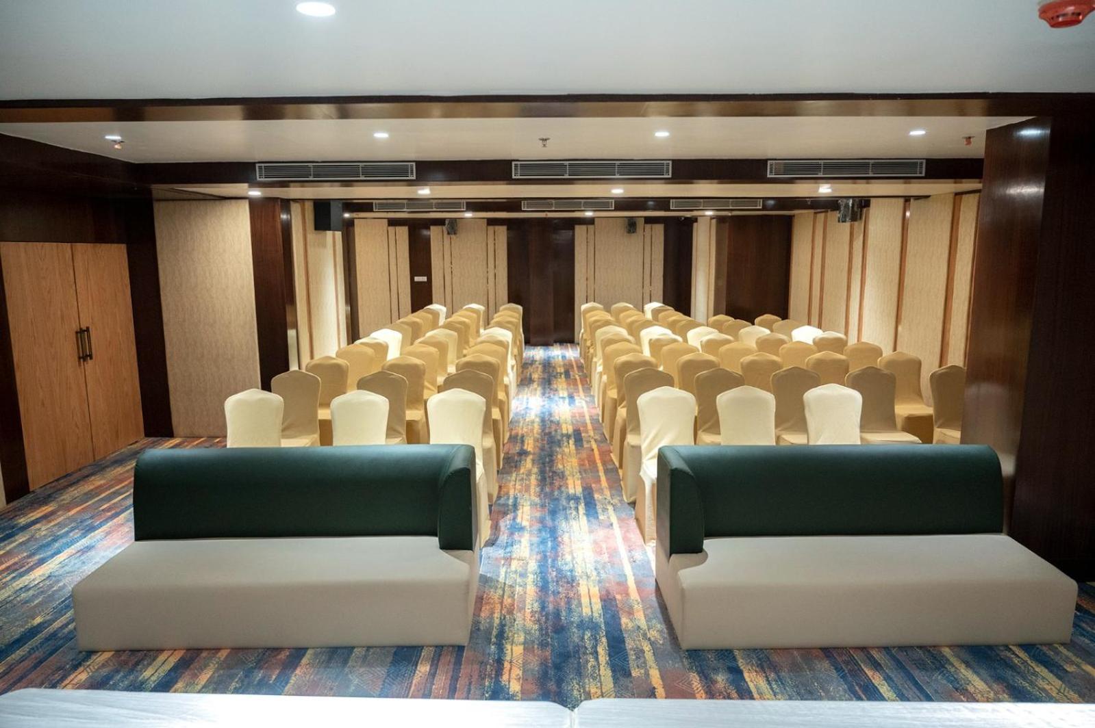 Hotel Lake View Baharampur ภายนอก รูปภาพ